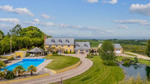 Worlington House | Broadridge Manor