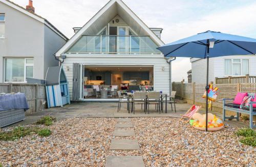 Pevensey House | Bucket and Spades- Right on the Beach