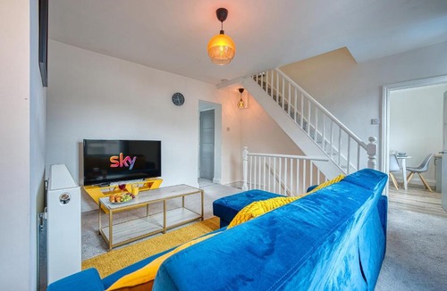 Wellingborough Apartment | Buckwell Heights - 2 Bedroom Free Parking Wifi Sky TV