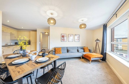 Hatfield Apartment | Business/Family Stay FREE Parking Hatfield