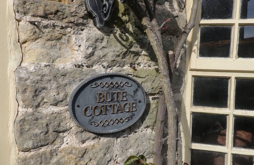 Lockton Cottage | BUTE COTTAGE, pet friendly, character holiday cottage in Pickering