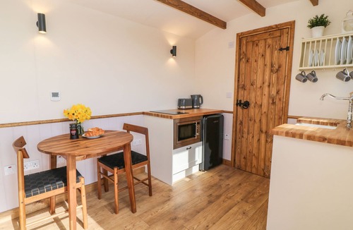Crediton Cottage | Buzzards