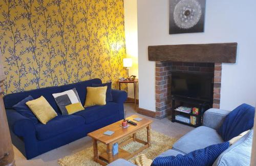 Coedpoeth House | Bwthyn Bach (Tiny Cottage)