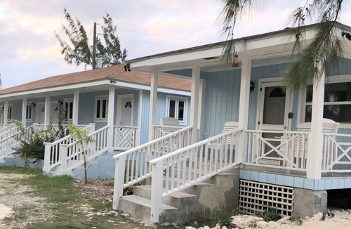 Rainbow Bay Cottage | By The Rocks Cottage - Your Anywhere Spot