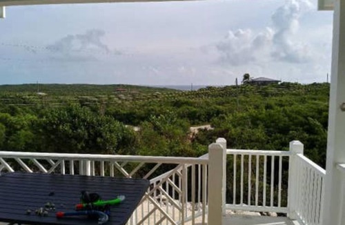 Deadmans Cay Cottage | Cabanya Azul with view of Atlantic and small Beach within walking distance
