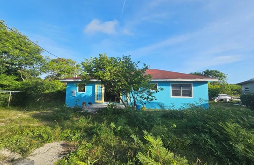 Farmer's Hill House | Calm & Cosy Island House Short Walk to an Idyllic, Empty Beach