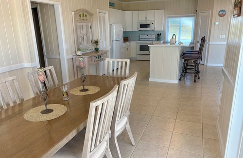 Great Guana Cay House | Calypso Cottage: Spacious 3Br/3.5Ba house with amazing views and private dock