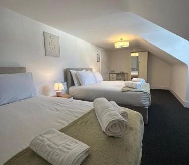 Mill Road House | Cambridge Central Rooms - Tas Accommodations