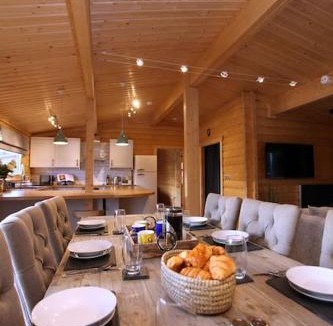 Sandy House | Cambridgeshire Lakes - luxury lodges in a stunning lake location