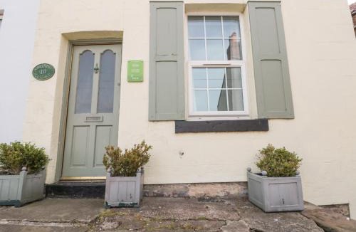 Whitby House | Captains Cottage