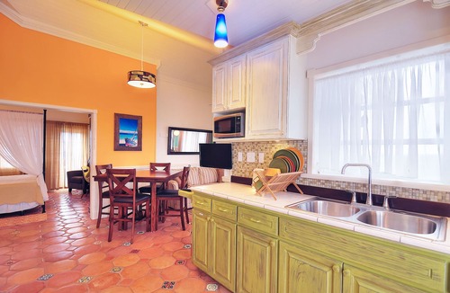 Governor's Harbour Apartment | Caribbean Sea and Atlantic Ocean Views/Near Twin Cove Beach/Tropical Oasis