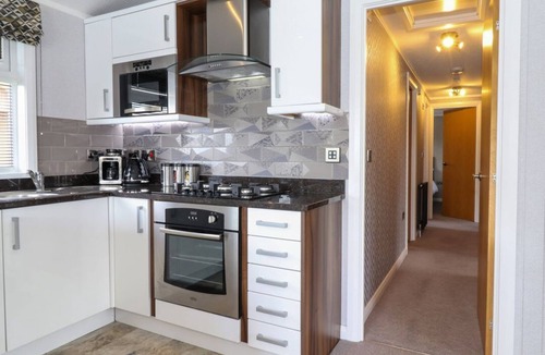 South Lakeland Leisure Village Cabin | Carpenwray, Carnforth. 3 beds.