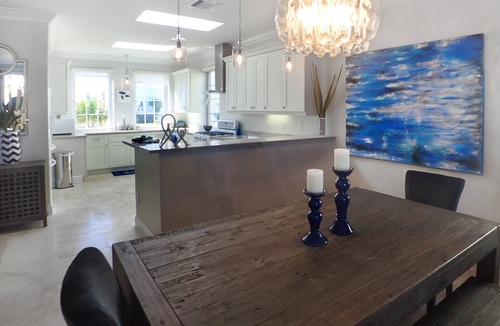 Palm Cay House | Casa de Mer - On the Beach - Sun - Sand - Clear Bahamian Waters - Beachfront