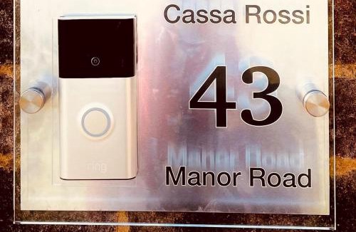 Marston Moretaine House | Casa Rossi Home in Bedford 9 mins to M1 With Free Parking