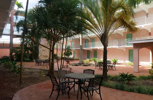 Downtown Hotel | CASTAWAYS RESORT,GRAND BAHAMA, BAHAMAS. Home Away from Home