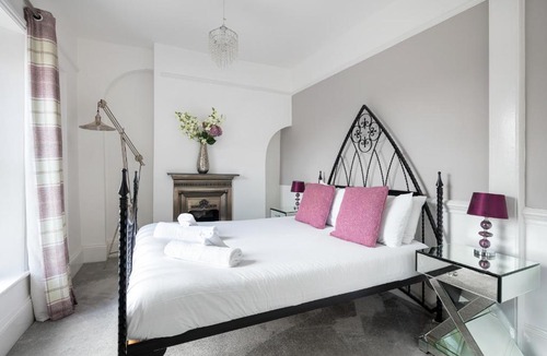 Windsor City Centre Apartment | Castle Properties: The Duchess, 3 Bed Family cottage