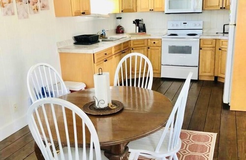 Rainbow Bay House | CAT NAP - An Affordable Home Away from Home