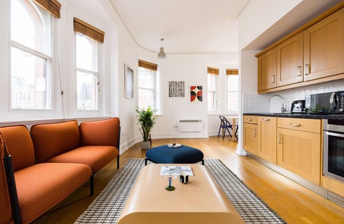 Chinatown Apartment | CCR4 - One Bedroom Apartment, Sleeps 2
