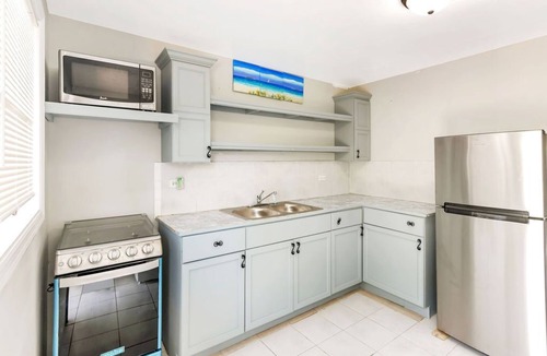 Calvin Hill Apartment | Ce'Van Villas at Grog Pond - "Nature's Nest Of Comfort"