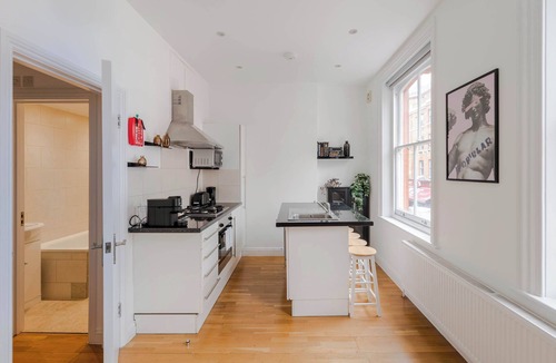 Fitzrovia Apartment | Central 1-bed Flat · by Oxford Circus · Sleeps 4