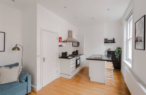 Fitzrovia Apartment | Central 1-bed Flat · by Oxford Circus · Sleeps 4