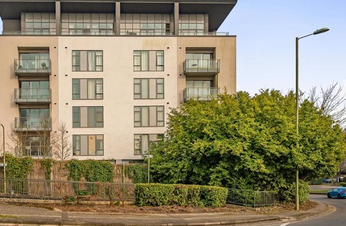 Basingstoke Apartment | Central Basingstoke| Festival Place| Near Train
