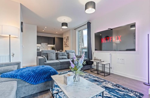 Marlborough Apartment | Central Harrow Balcony Sleeps 6 10 Mins To Wembley