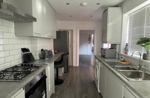 Kettering Apartment | Central Kettering Apartment by SJP Ideal for up to 3 Guests