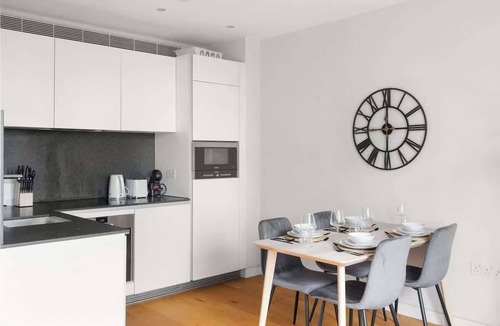 South Bank Apartment | Central London 2 bedroom Flat with View