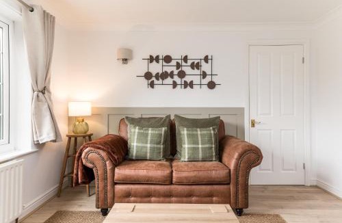 Malham House | Central Malham Wellbeing Escape, 1-bed cottage with yoga studio & new superfast WiFi