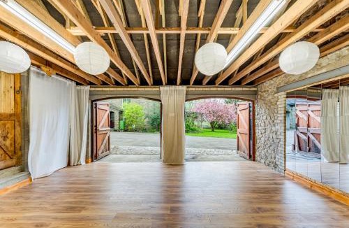 Malham House | Central Malham Wellbeing Escape, 1-bed cottage with yoga studio & new superfast WiFi