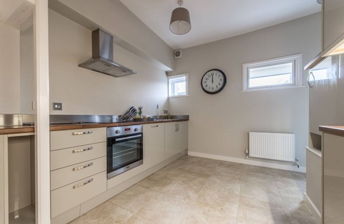 Windsor City Centre Apartment | Central Windsor Apartment Facing The Castle
