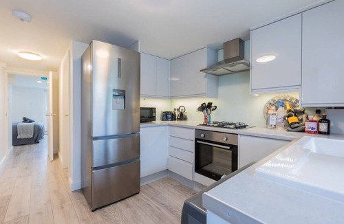 Windsor Apartment | Central Windsor Modern Garden Flat - By Tempstay