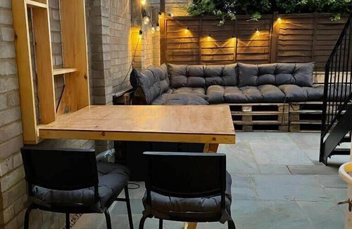 Windsor Apartment | Central Windsor Modern Garden Flat - By Tempstay
