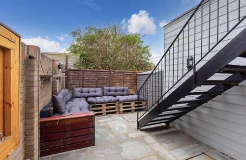 Windsor Apartment | Central Windsor Modern Garden Flat - By Tempstay