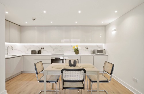 Farringdon Apartment | Centrally located, luxurious, fully refurbished 2 bed 2 bath flat