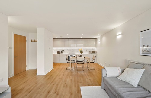 Farringdon Apartment | Centrally located, luxurious, fully refurbished 2 bed 2 bath flat
