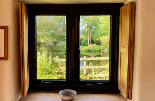 Worlington Cottage | Character Cottage Between Exmoor & Dartmoor on a 15th-Century Farm with Pool