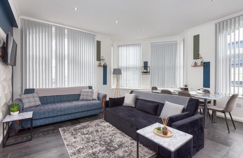 South Shore Apartment | Charles Alexander Short Stay - South Pier Apartments