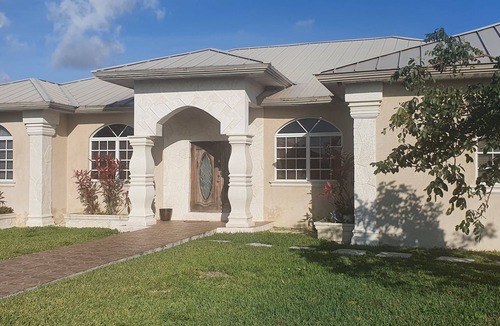 Bahamia West Apartment | Charming 1 bedroom apartment, just minutes away from the beach