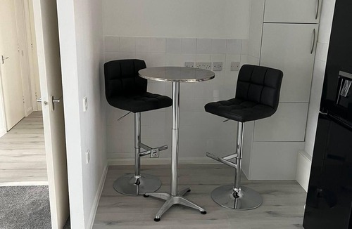 Holland Park Apartment | Charming 1-Bedroom Apartment in Central London