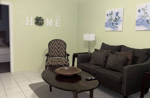 Belair Estates Apartment | Charming 1 bedroom apt with king size bed in pleasant Nassau - KBG #2