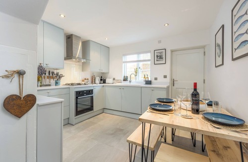 Canterbury Cottage | Charming 2 Bed Cottage - within the city walls- FREE parking - garden