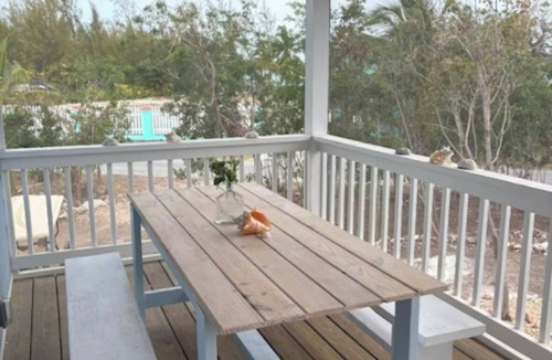 Green Turtle Cay Cottage | Charming 2-bedroom cottage in Green Turtle Cay across the street from Coco Bay