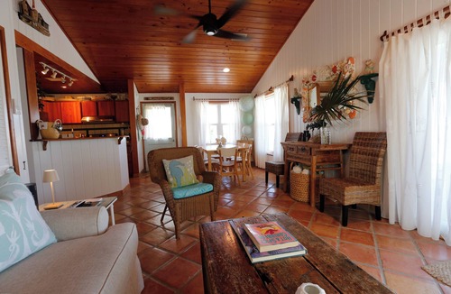 Hope Town Cottage | Charming 2-bedroom beachside cottage with plunge pool in quaint Elbow Cay
