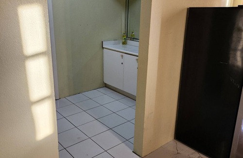 Nassau Bed & Breakfast | Charming 2-bedroom bed & breakfast in brilliant Nassau with AC, WiFi