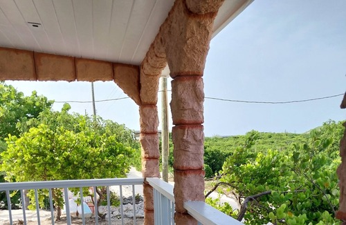 Staniel Cay House | Charming 2-Bedroom House in Tranquil Staniel Cay near Thunderball Grotto