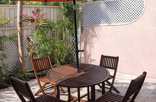 Paradise Island Condo | Charming 2-bedroom condo in lovely Nassau with WiFi, AC