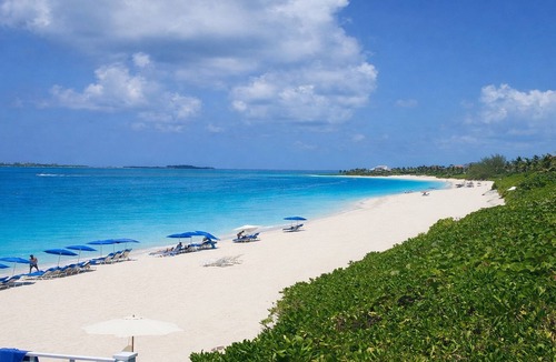 Paradise Island Condo | Charming 2-bedroom condo in lovely Nassau with WiFi, AC