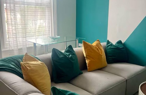 Oadby Apartment | Charming 2-bedroom apartment in nice Stoneygate with WiFi